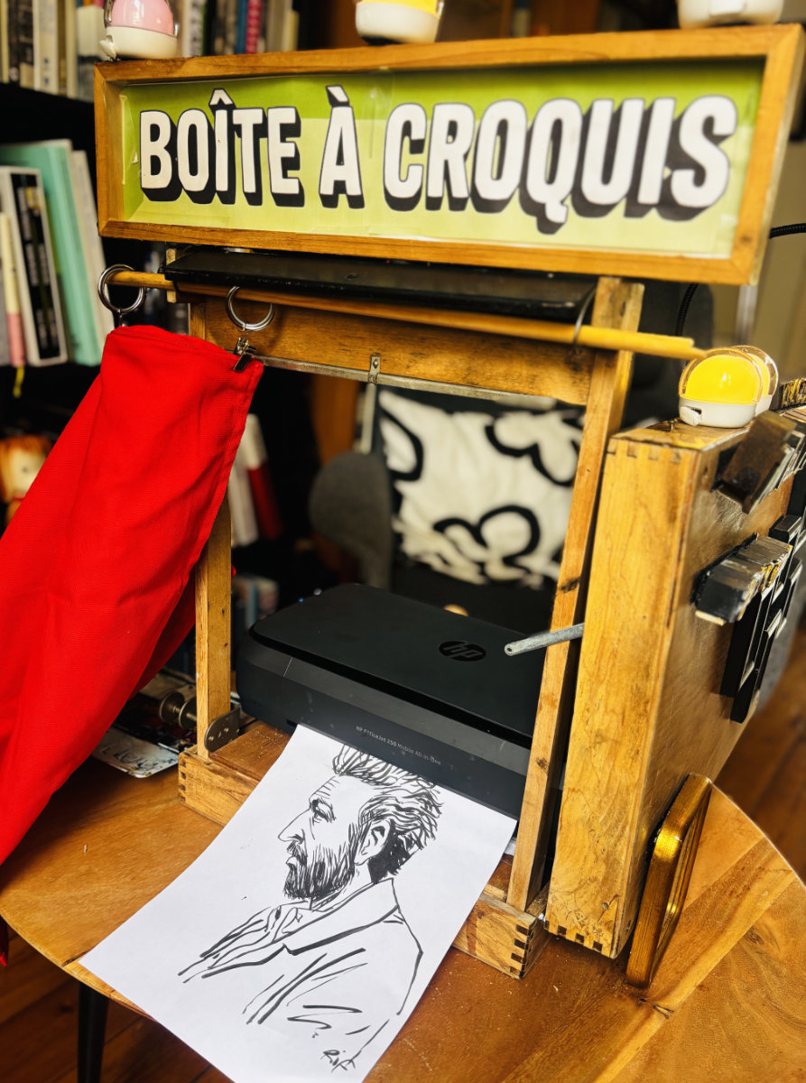 boite-a-croquis-portraits-imprime La boite à croquis et son rideau rouge